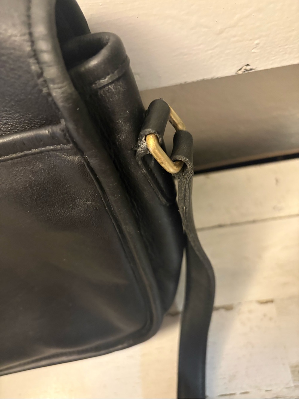 Vintage Coach Black Leather City Bag Crossbody Flap Purse (Style 9790) - Picture 4 of 12